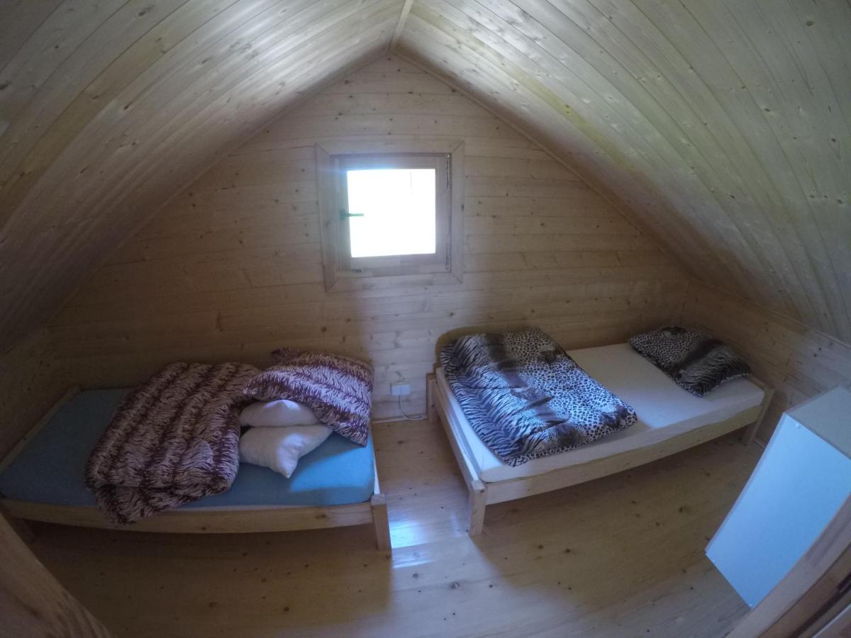 Domek Caloroczny Zastan Екстериор снимка