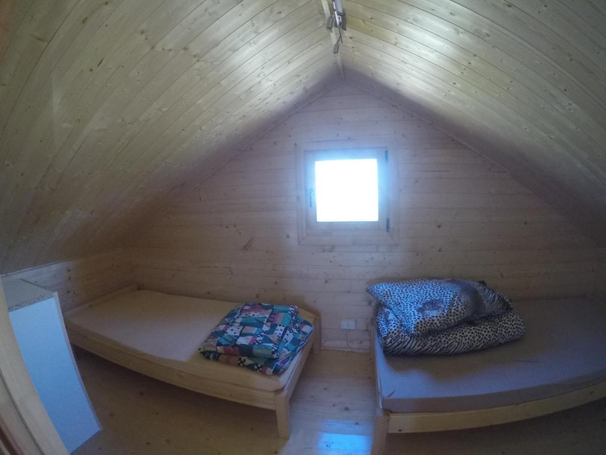 Domek Caloroczny Zastan Екстериор снимка