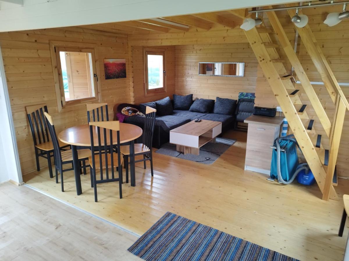 Domek Caloroczny Zastan Екстериор снимка